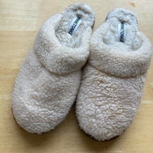 MINNETONKA Sondra Faux Shearling Slippers Size 11M